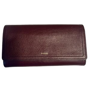 Fossil wallet. Brand new but no tags. Nice!